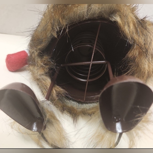 Bouncy Bobble Nordic Holiday Gnome Decoration - Picture 5 of 5